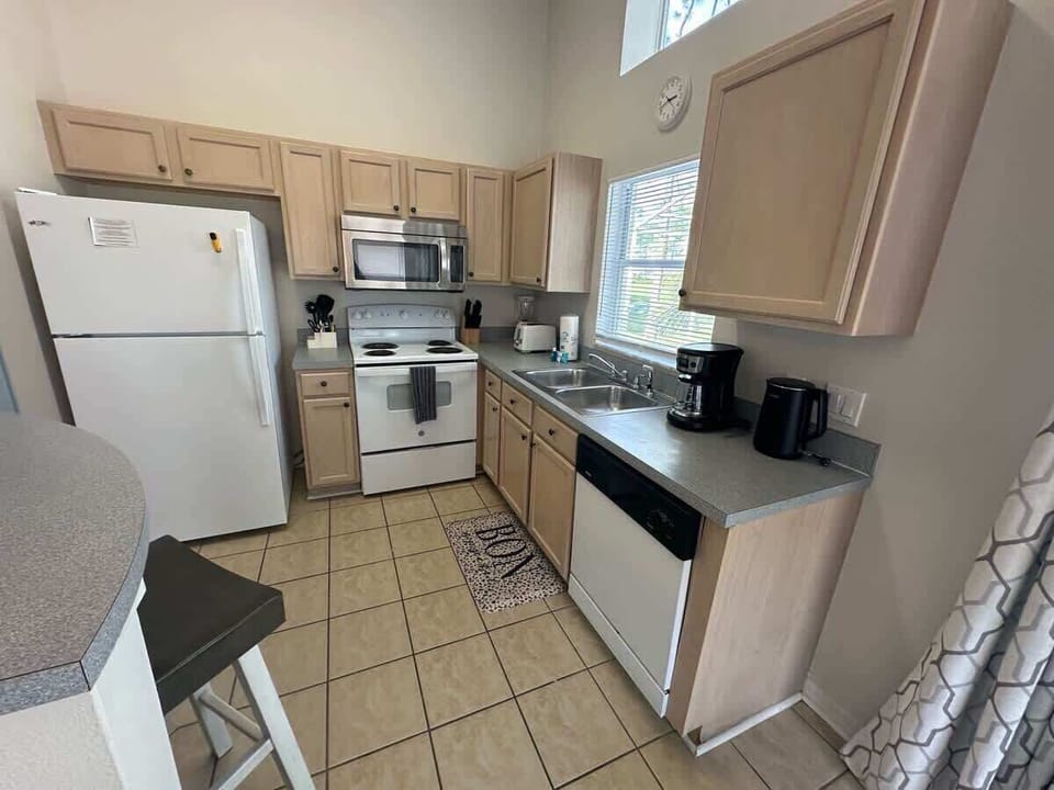 2462SAB - Kitchen (1).jpeg