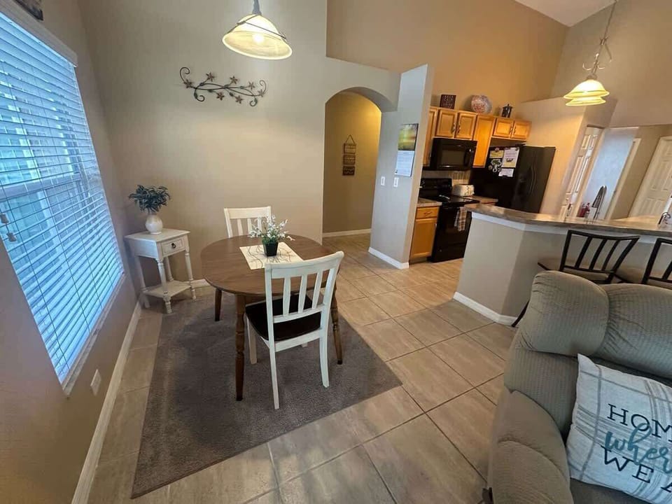 1910SDB - Kitchen Nook.jpeg