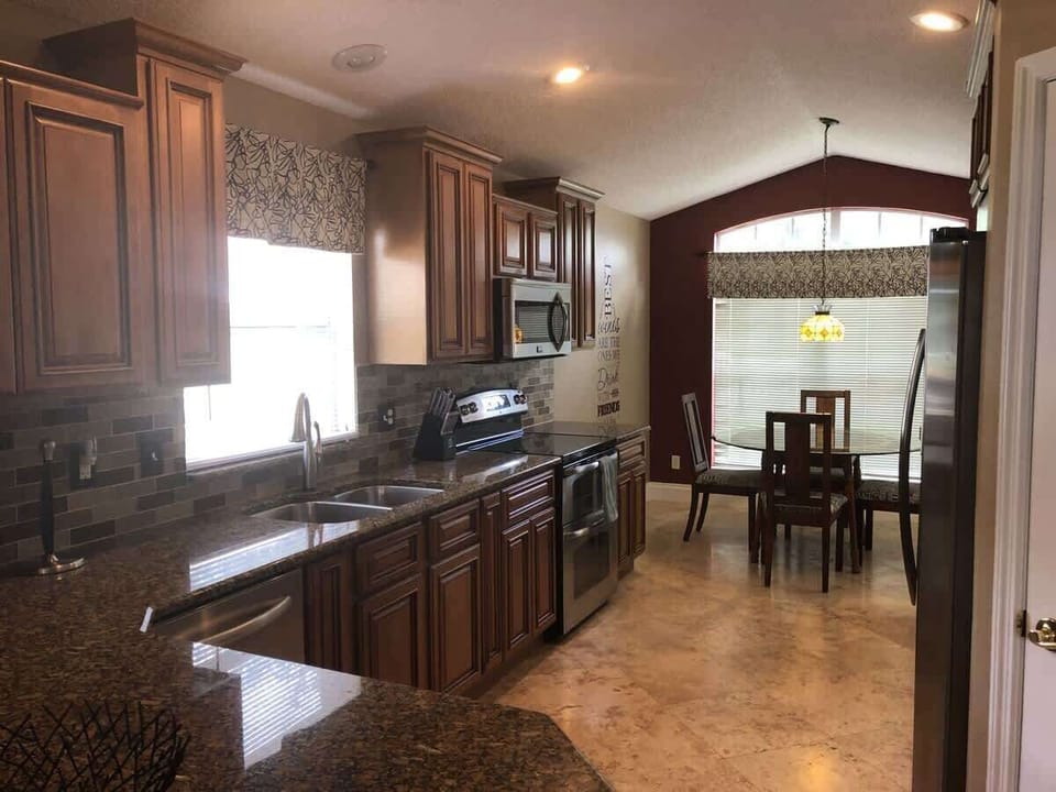 Updated Eat-In Kitchen