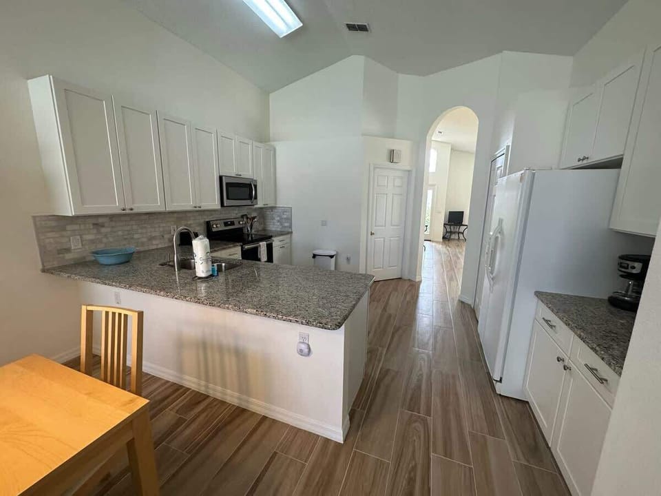 1471WEW - Kitchen (3).jpeg