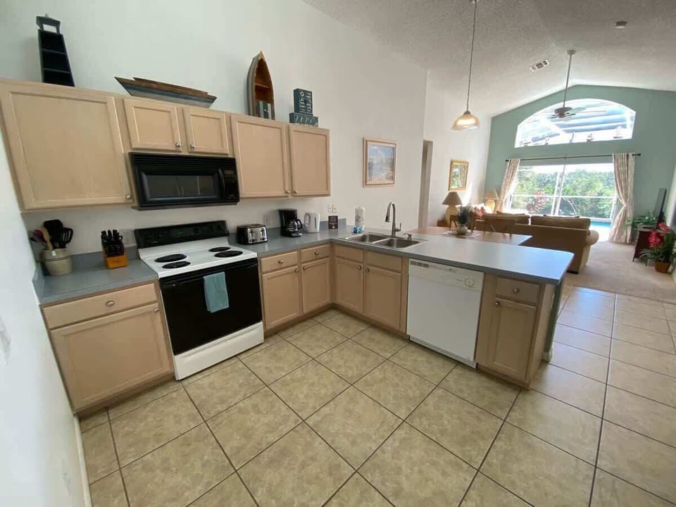 1692WAL - Kitchen (1).jpeg