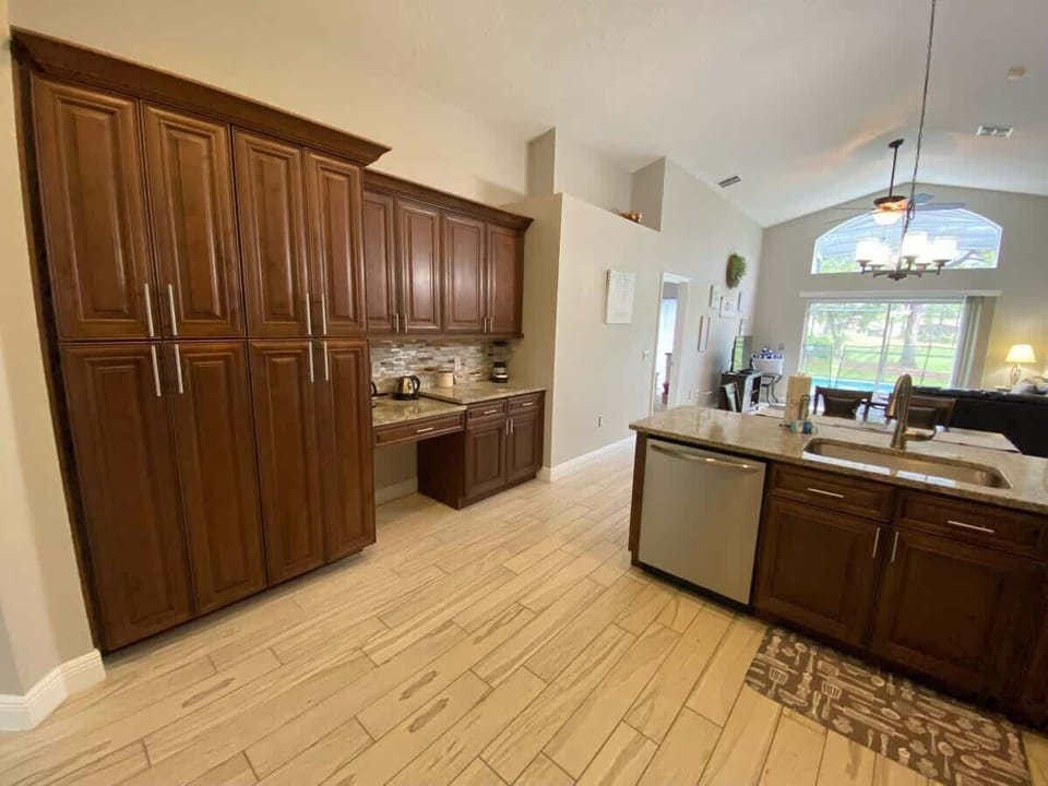 Kitchen2.jpeg