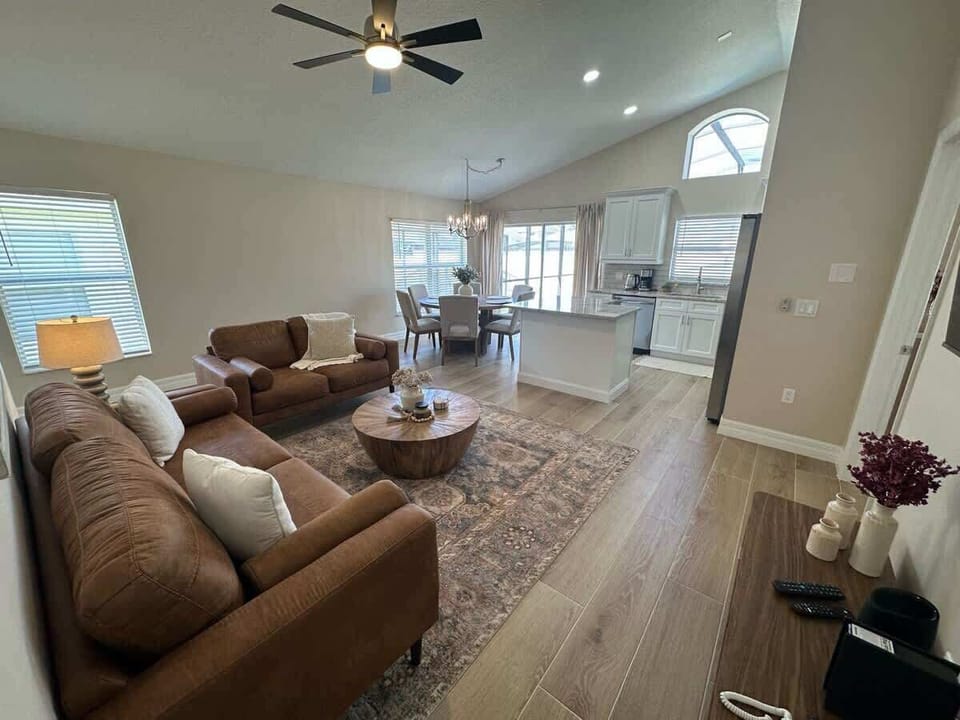 2985KOL - Living Room (3).jpeg