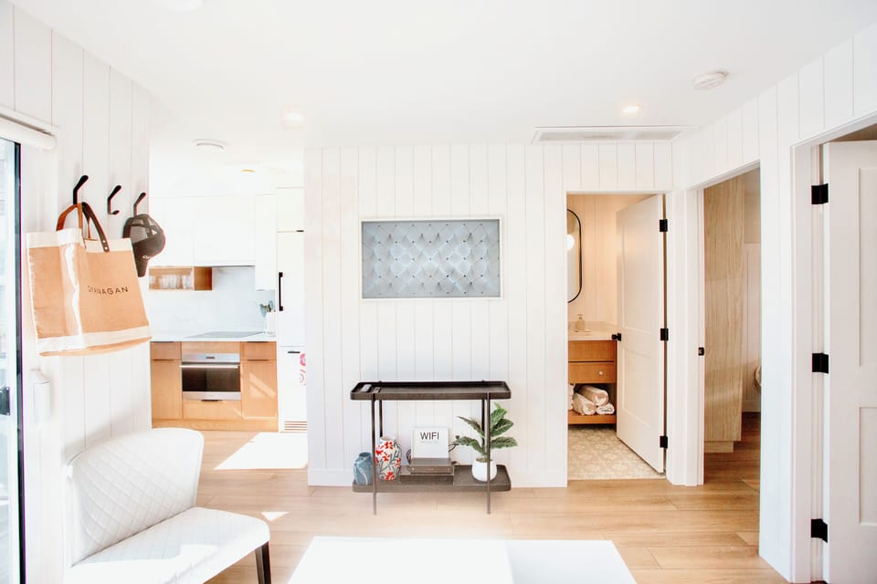 Classic Cabin 10 - 2 Queen Bedrooms +  2 Single and Sofa Bed, 1 Bathroom, Kitchen & Beachfront Views | Living room | 43-inch Smart TV with digital channels, Netflix, streaming services