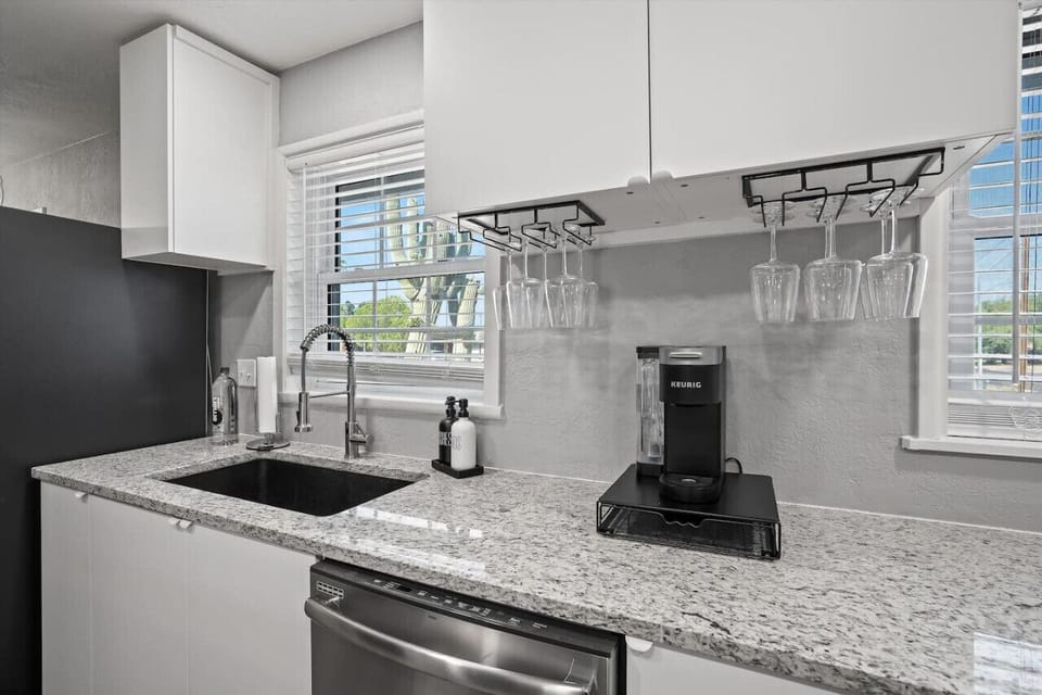 Coffee station & kitchen nook w/ bar setup, perfect for slow mornings or quick refills