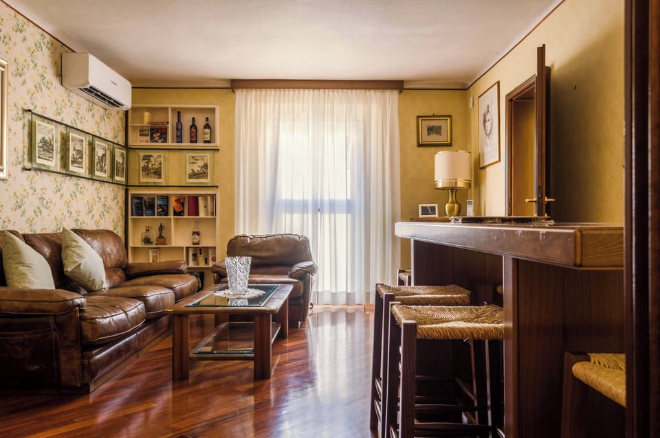 Apartment | Living area | 35-inch TV with digital channels
