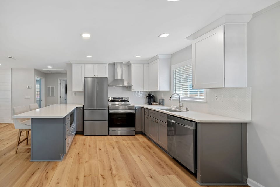 Cottage 1: Modern updated kitchen to prep all your group meals.