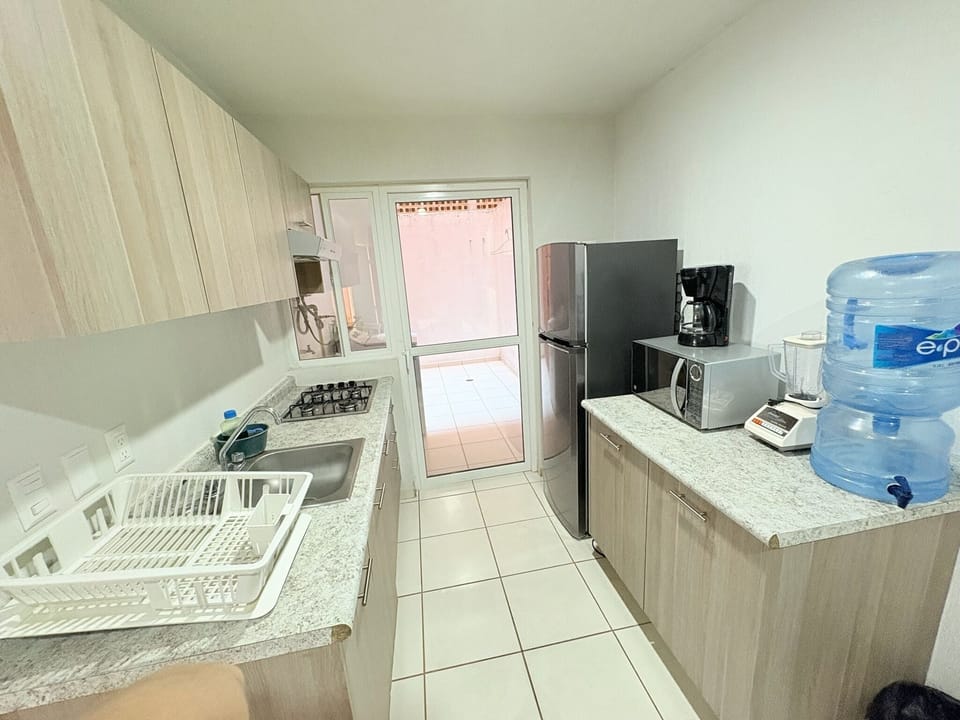 Classic Apartment, 3 Bedrooms, Kitchen | Private kitchen | Fridge, microwave, dishwasher, coffee/tea maker