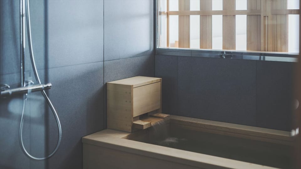 [Standard Twin] 40m² / bed width 1,200mm. Equipped with a square cypress bathtub.