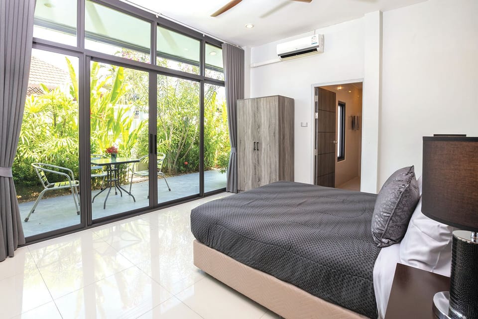 4 bedrooms, in-room safe, free WiFi