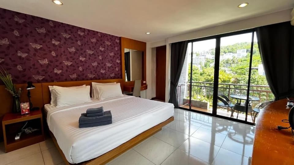 Deluxe Room, Balcony | Pillowtop beds, desk, laptop workspace, free WiFi