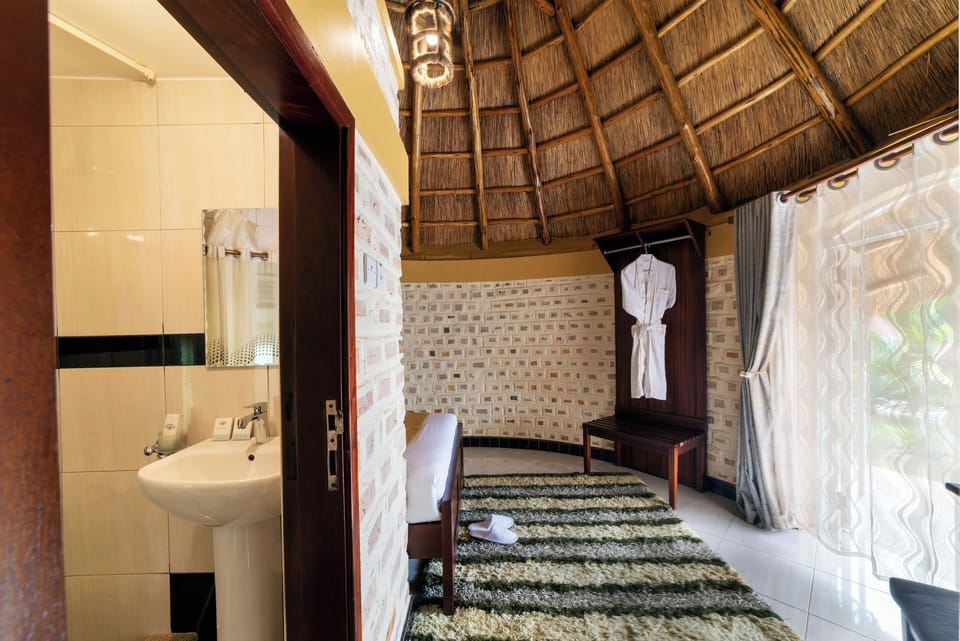 Single Cottage, Sleeps 1 | Egyptian cotton sheets, premium bedding, memory foam beds