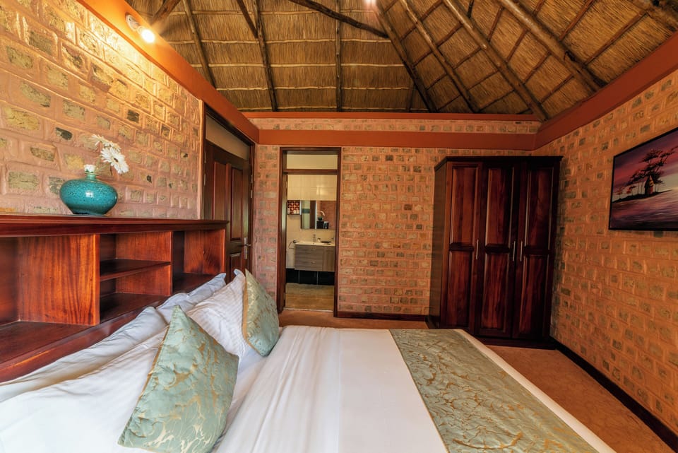 Executive Cottage | Egyptian cotton sheets, premium bedding, memory foam beds
