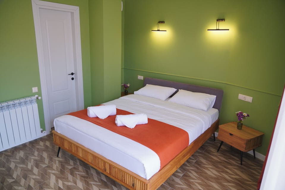 Free WiFi, bed sheets