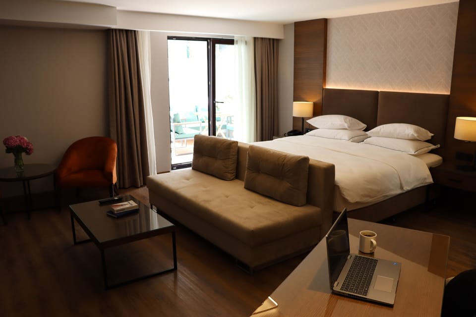Junior Suite | Premium bedding, in-room safe, blackout drapes, soundproofing