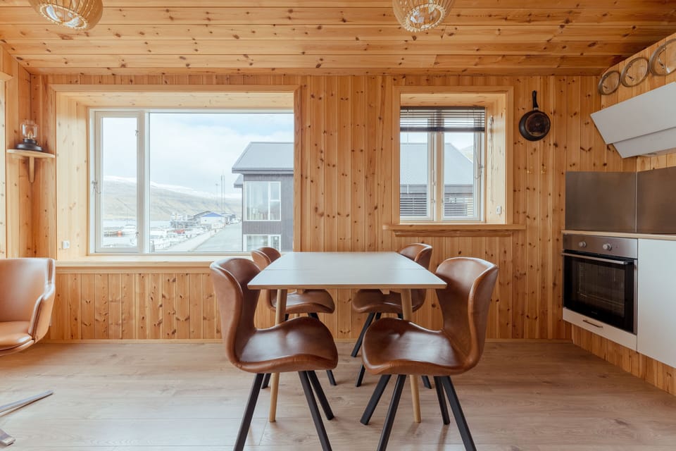 Bungalow | Dining room