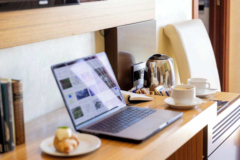 In-room safe, desk, WiFi (free)