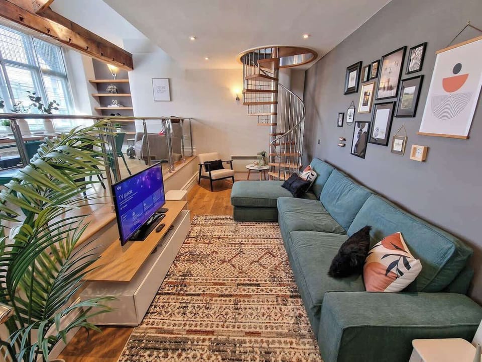 Super stylish living space where you can relax with family and friends after exploring the city