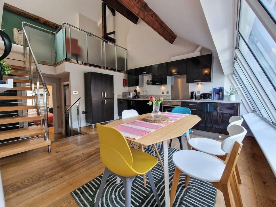 Fully equipped kitchen with microwave, kettle and toaster plus complimentary tea and coffee provided