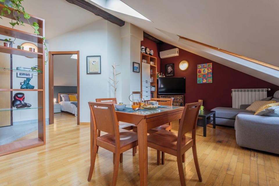 Condo | Living area | 35-inch TV with digital channels