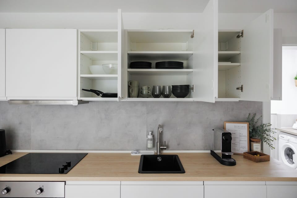 Apartment, Garden View | Private kitchen | Espresso maker, coffee/tea maker, electric kettle