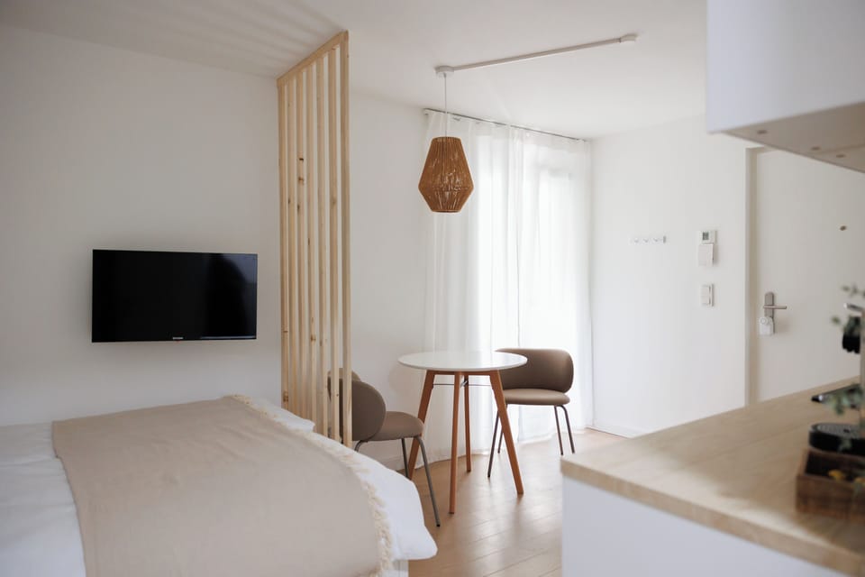 Apartment, Garden View | 1 bedroom, soundproofing, iron/ironing board, WiFi (free)