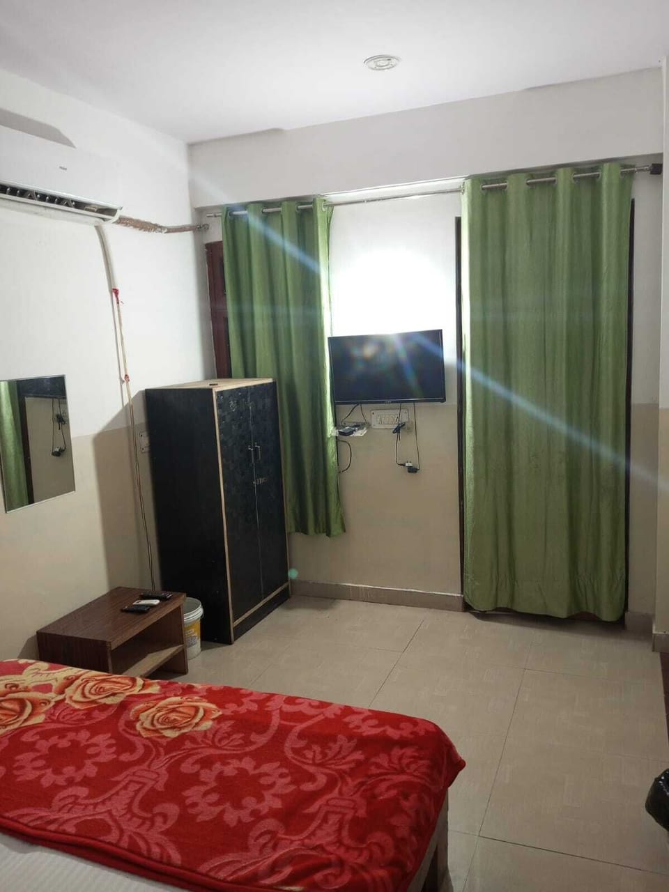 In-room safe, desk, laptop workspace, free WiFi