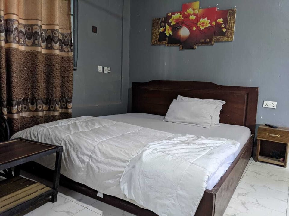 Deluxe Single Room, City View | Iron/ironing board (on request), WiFi (free)
