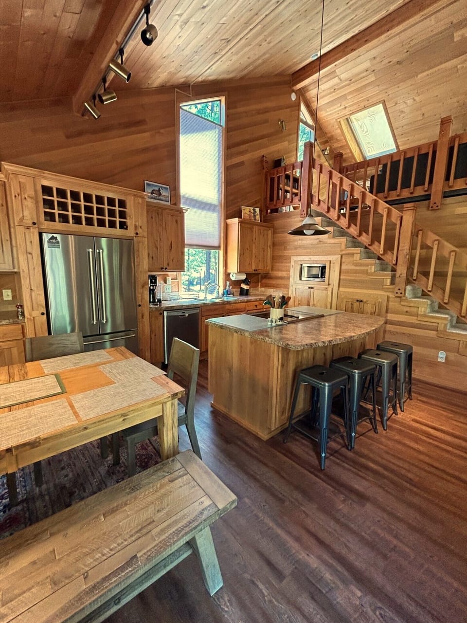 Dining/kitchen