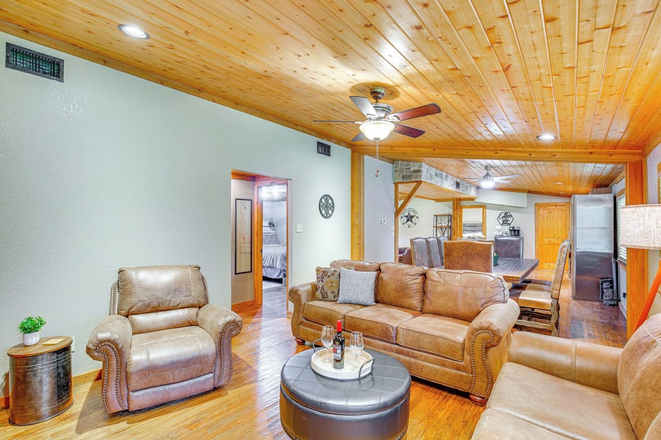 House (3 Bedrooms) | Interior