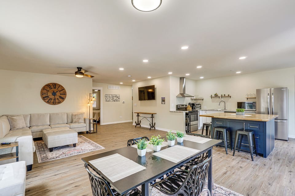 Apartment (3 Bedrooms) | Front of property