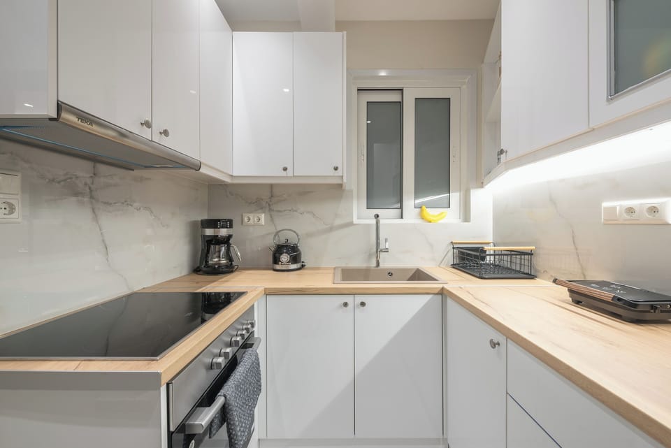 Comfort Apartment, Balcony | Private kitchen | Espresso maker, coffee/tea maker, electric kettle, toaster