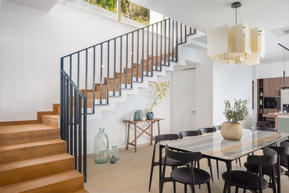 Dining table for eight guests makes for an incredibly comfortable stay
