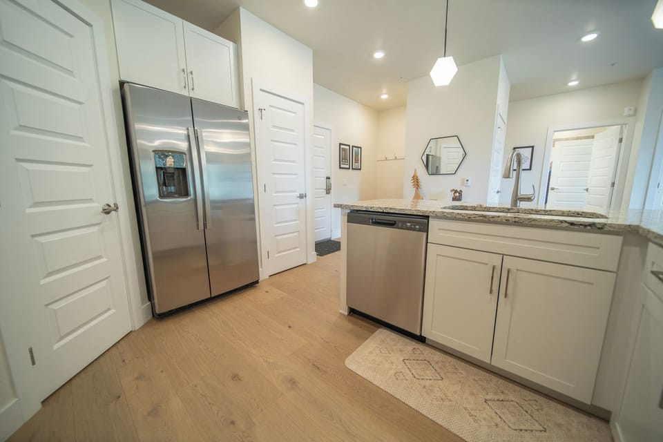 Modern kitchen and lighting
