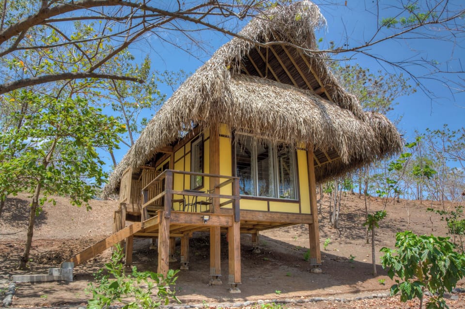 Room, 1 Queen Bed, Private Bathroom, Beachfront | 1 bedroom, bed sheets
