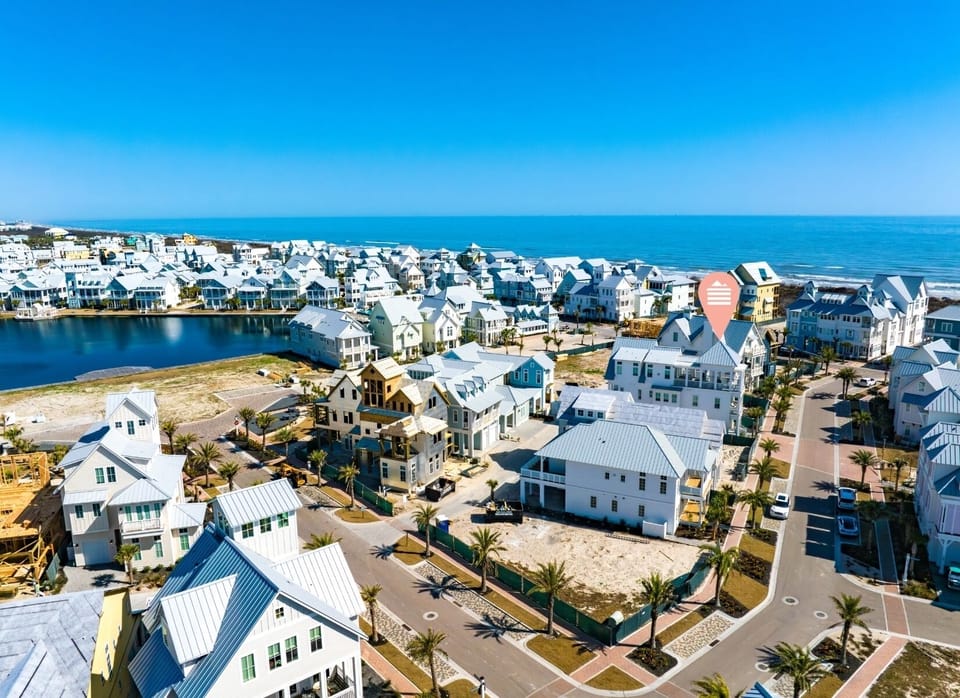 House (4 Bedrooms) | Exterior