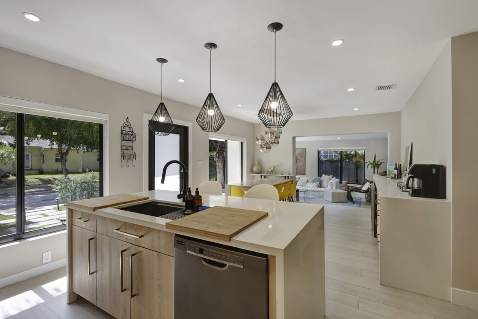Family House, 3 Bedrooms, Private Pool | Private kitchen | Full-size fridge, microwave, oven, stovetop