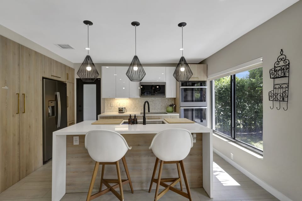 Family House, 3 Bedrooms, Private Pool | Private kitchen | Full-size fridge, microwave, oven, stovetop