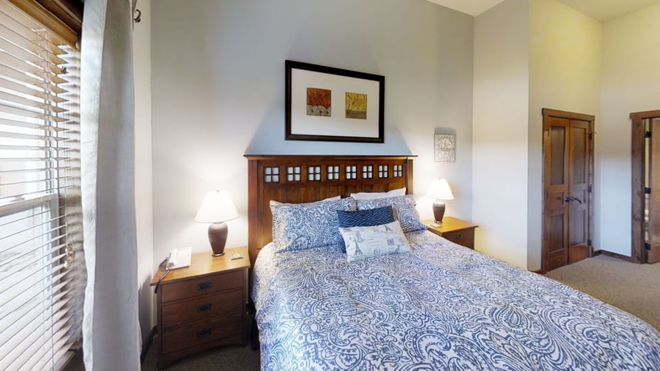 Indoors, Home Decor, Furniture, Bed, Bedroom
