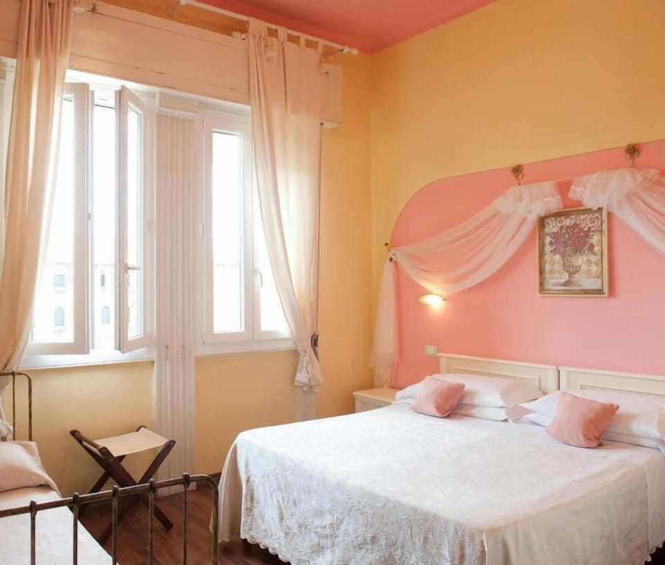 Room, 1 Bedroom, Smoking, Balcony | 1 bedroom