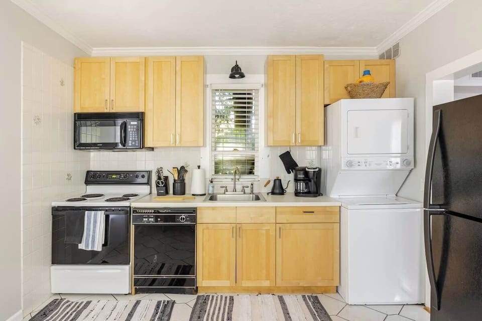 Kitchen, Keurig coffee maker