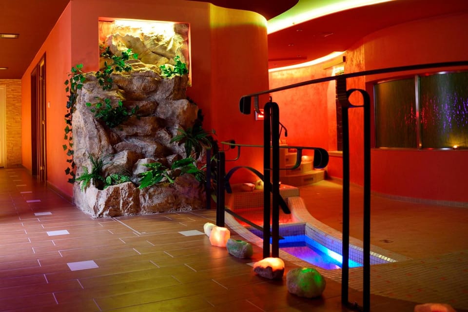 Sauna, hot tub, steam room, body treatments, sports massages