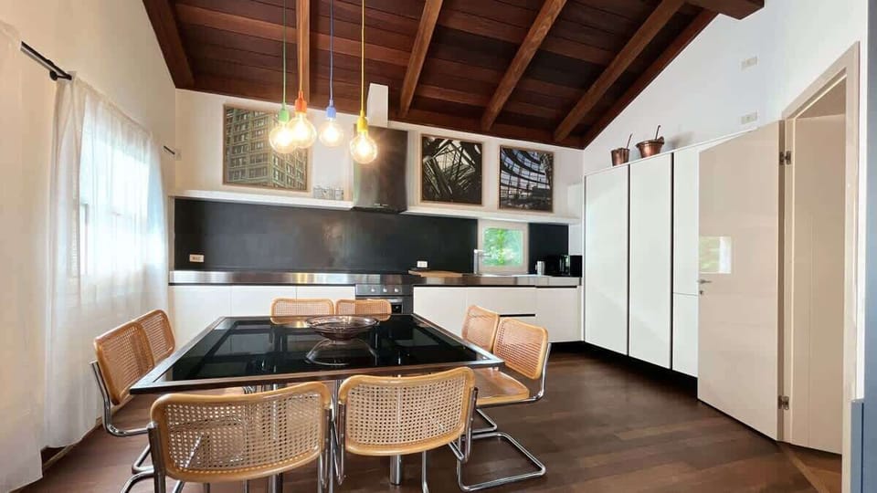 Spacious modern kitchen