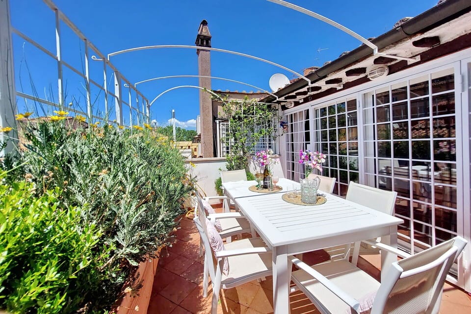 Balcony / Terrace / Patio