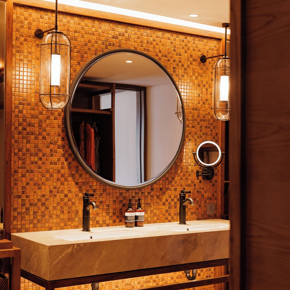 Suite, 1 King Bed, Ocean View | Premium bedding, pillowtop beds, minibar, in-room safe