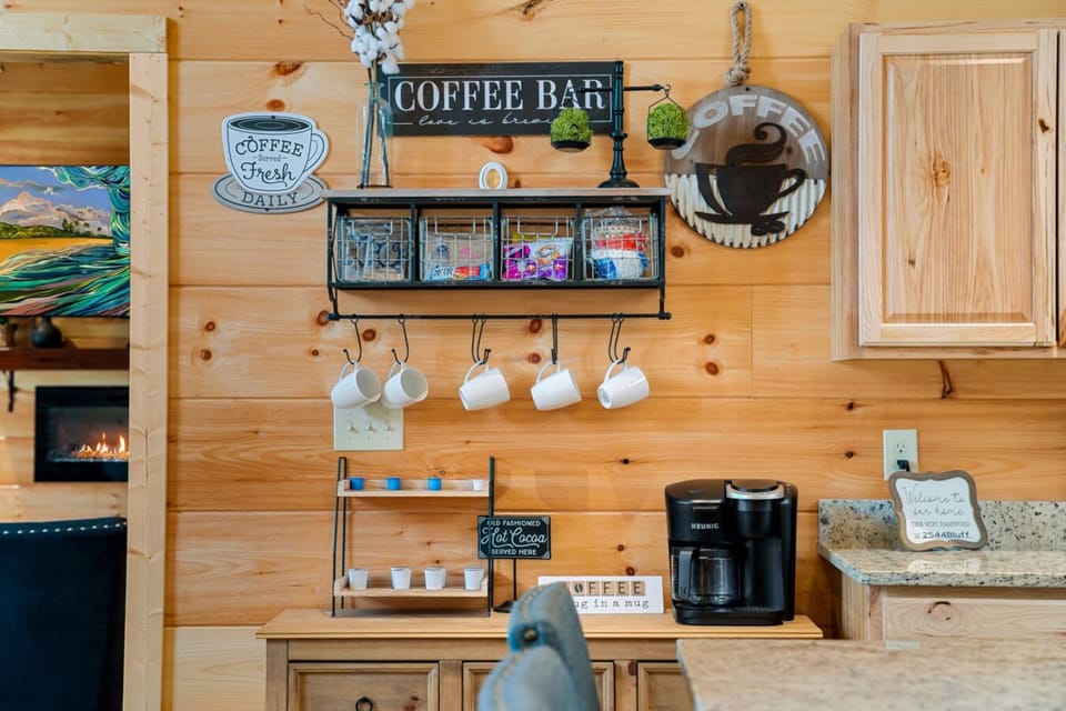 Family Cabin, Mountain View | Coffee and/or coffee maker