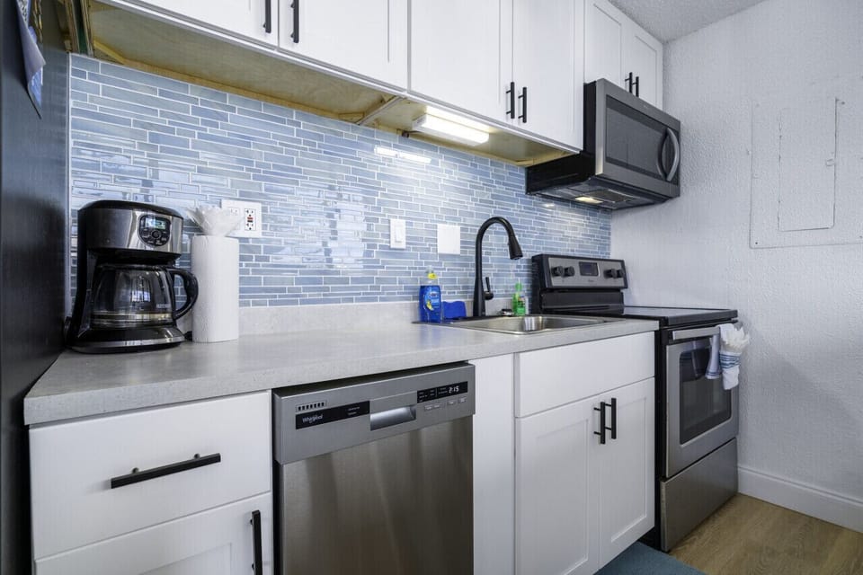 Well-appointed, updated kitchen