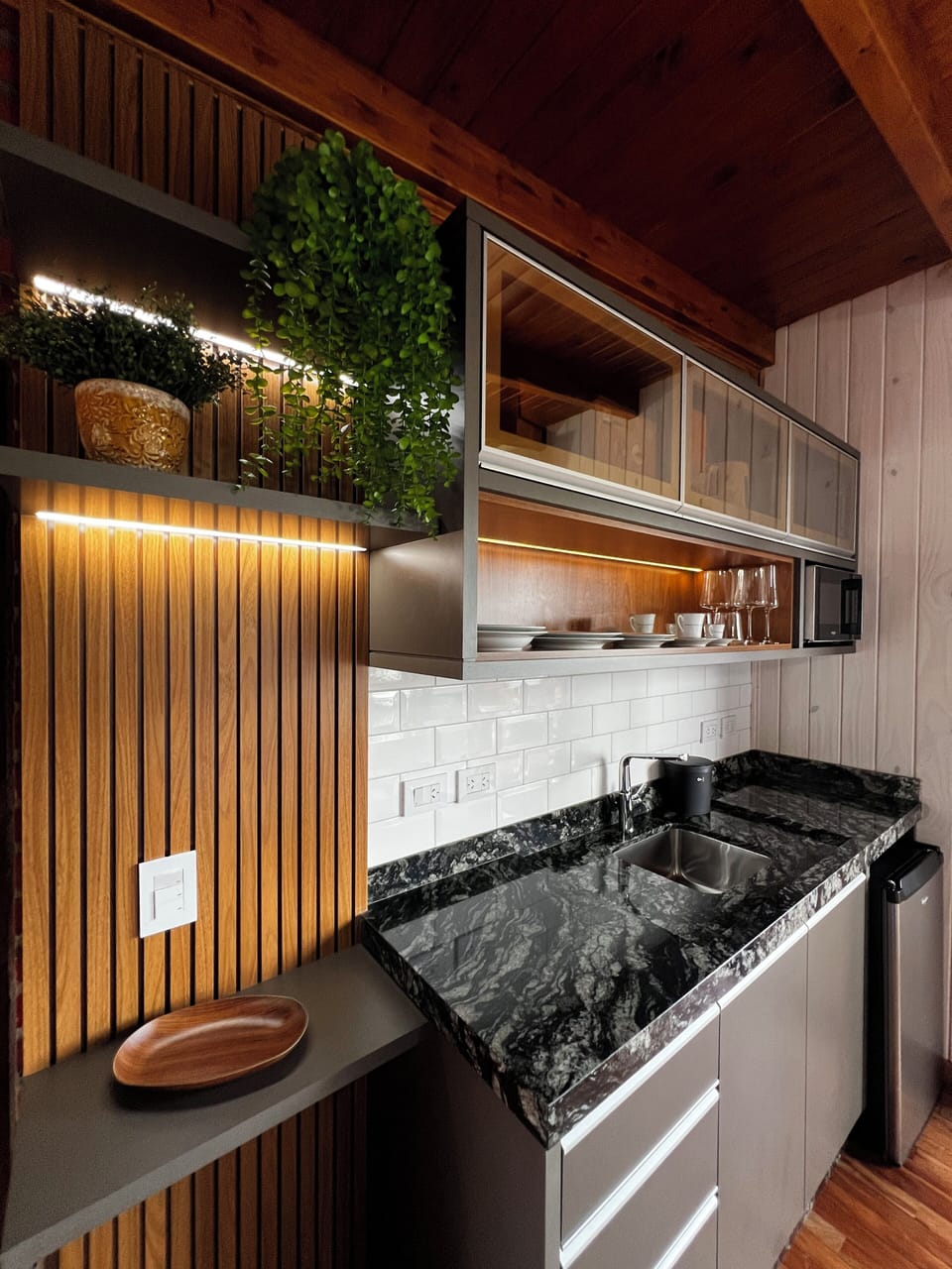 Luxury Double Room, Balcony, River View | Laptop workspace, WiFi (free), individually decorated
