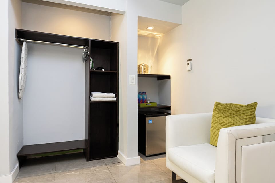 Two Bedroom Queen Suite | Room amenity
