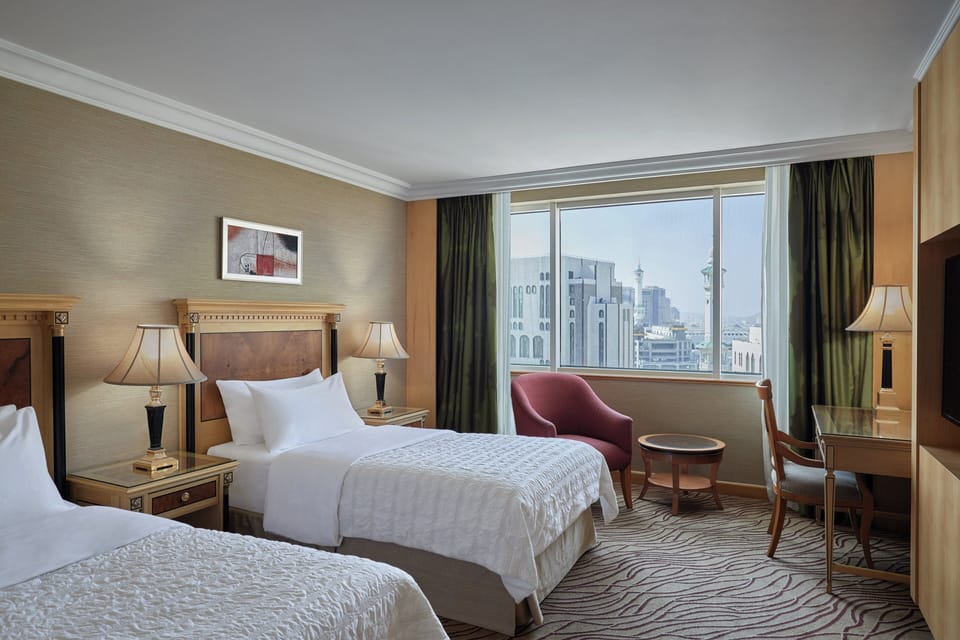 Hypo-allergenic bedding, in-room safe, individually furnished